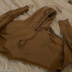 I’m selling a crop top hoodie